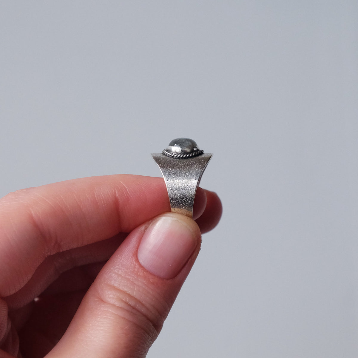 Labradorite Saddle Ring - Size 6