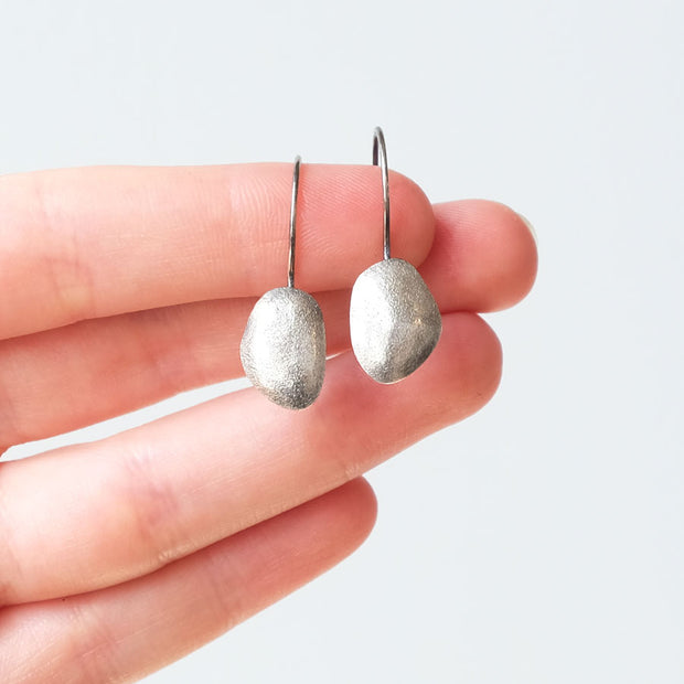 Small Pebble Hooks